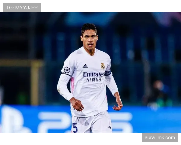 瓦拉内新赛季表现稳健，助力球队持续保持英超竞争力