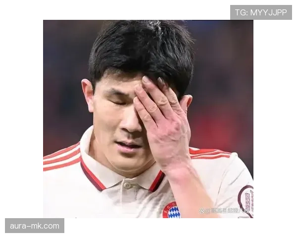 金玟哉与塔赫在拜仁慕尼黑的中卫位置竞争关系持续提升