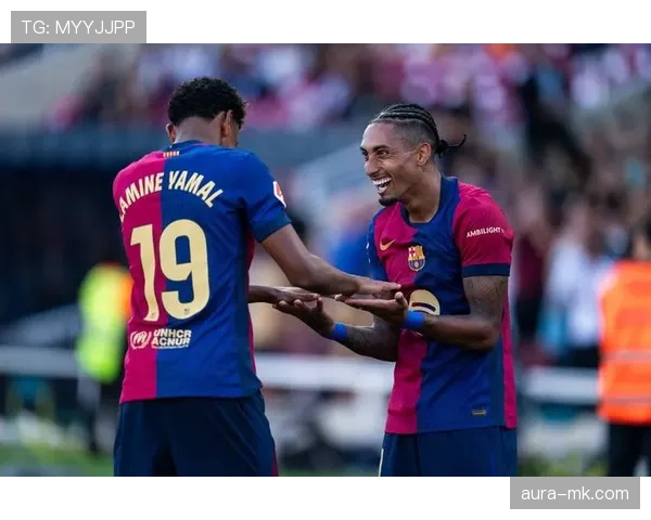 足球新星本赛季表现稳健，成绩持续提升