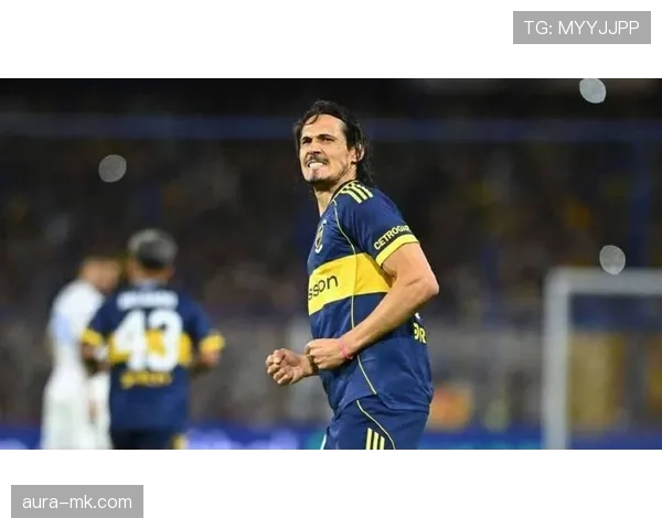 卡瓦尼训练完回家还要熨球衣？